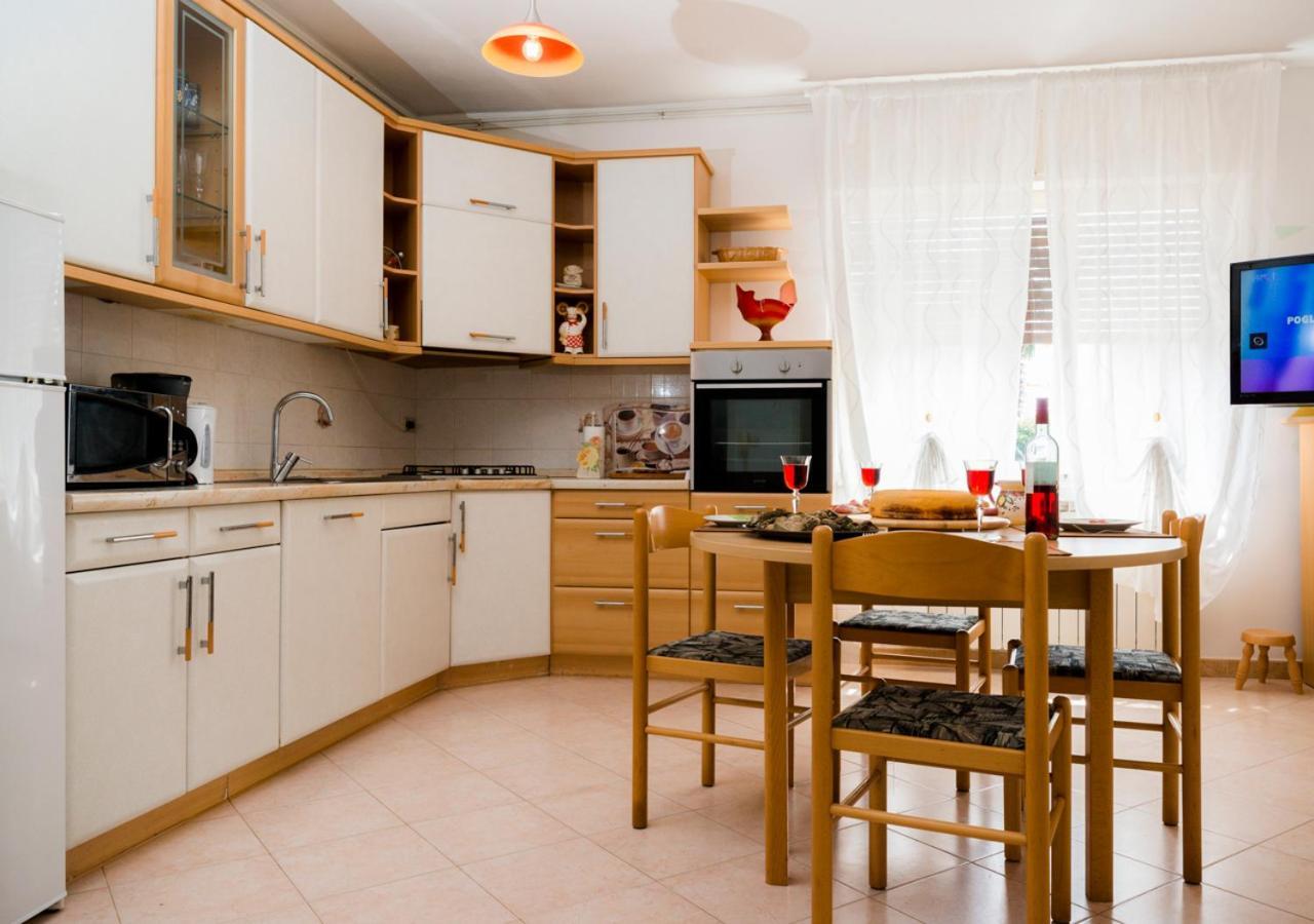 Apartment Dora Umago Esterno foto