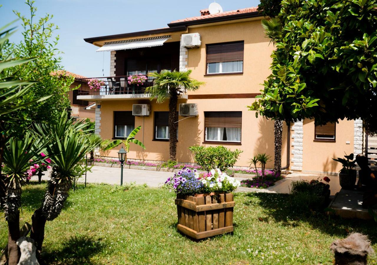 Apartment Dora Umago Esterno foto